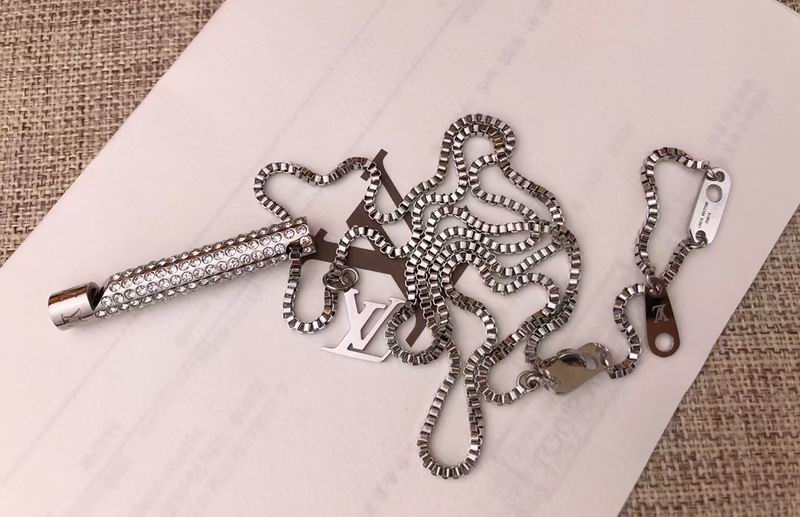 LV Necklace 03lyr664